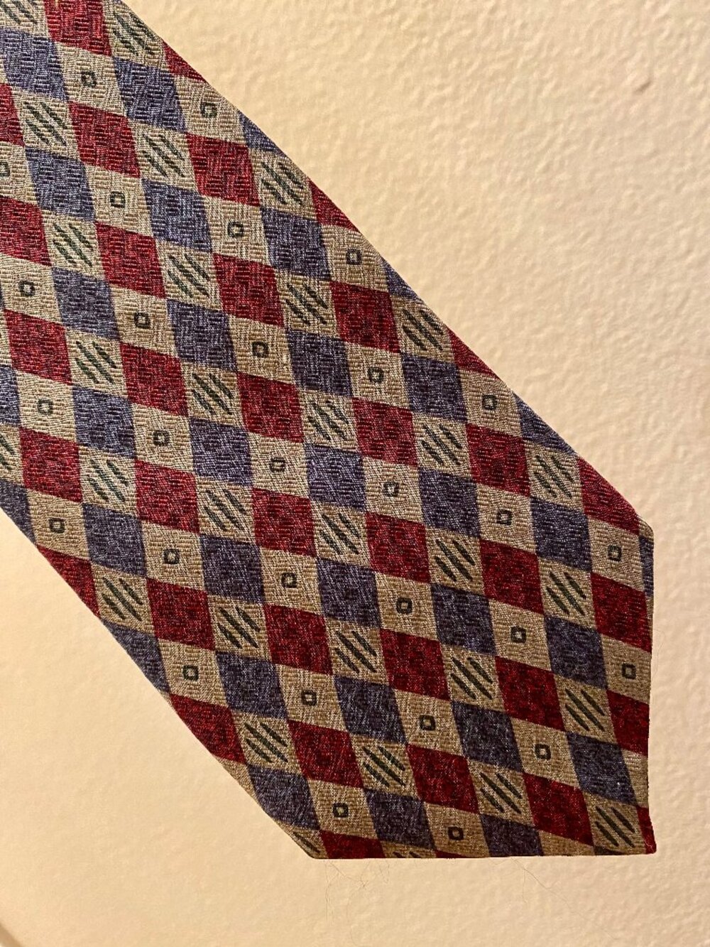 GUESS USA Necktie 57"